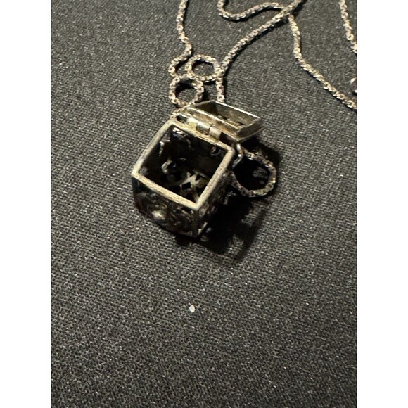925 Prayer Box Necklace Angels on Box Vintage 18in Chain - Picture 6 of 7